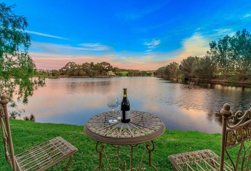 تختخواب و صبحانه Stonewell Cottages And Vineyards