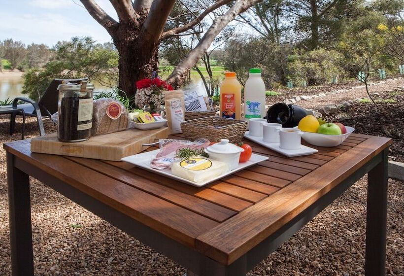 تختخواب و صبحانه Stonewell Cottages And Vineyards