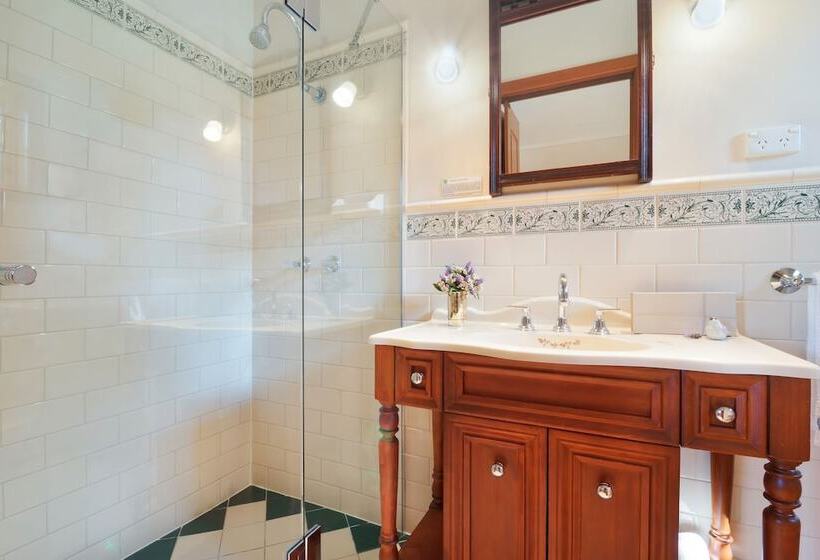 تختخواب و صبحانه Stonewell Cottages And Vineyards