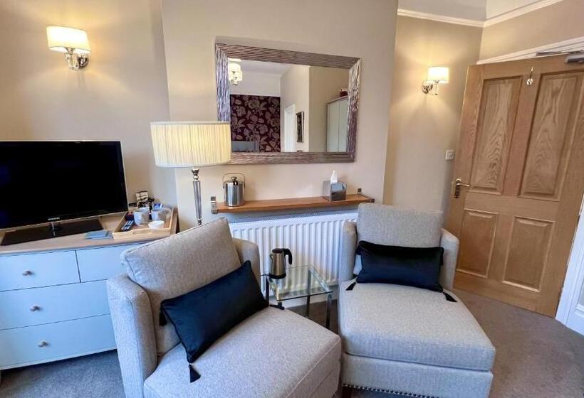 تختخواب و صبحانه Tate House