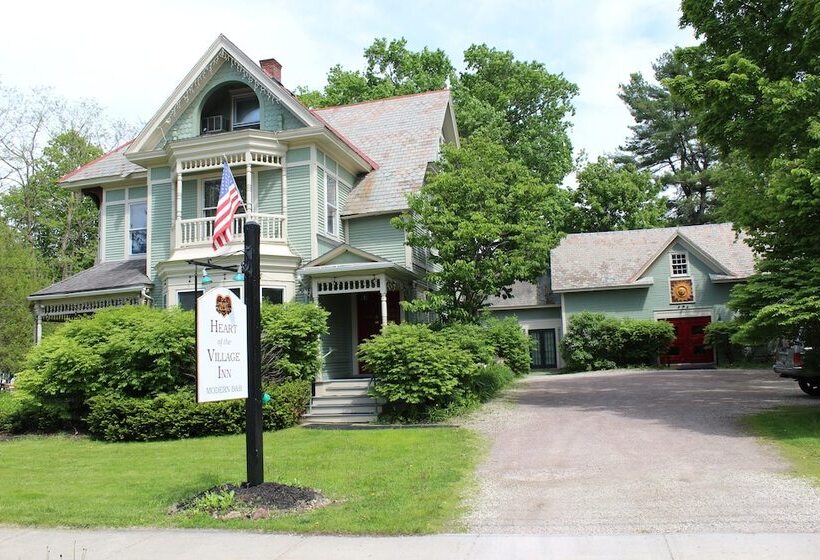 مبيت وإفطار Heart Of The Village Inn