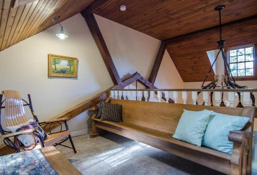 مبيت وإفطار Heart Of The Village Inn