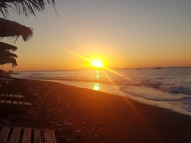 Honeymoon Beach Studios