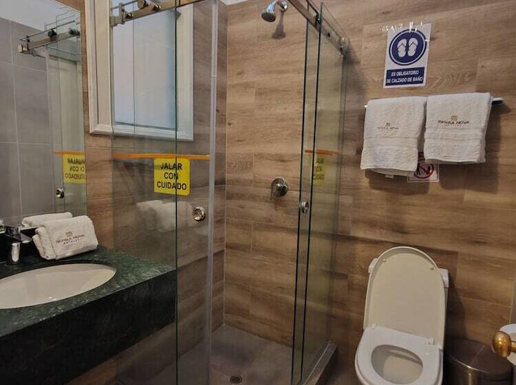 مسافرخانه Serra Nova