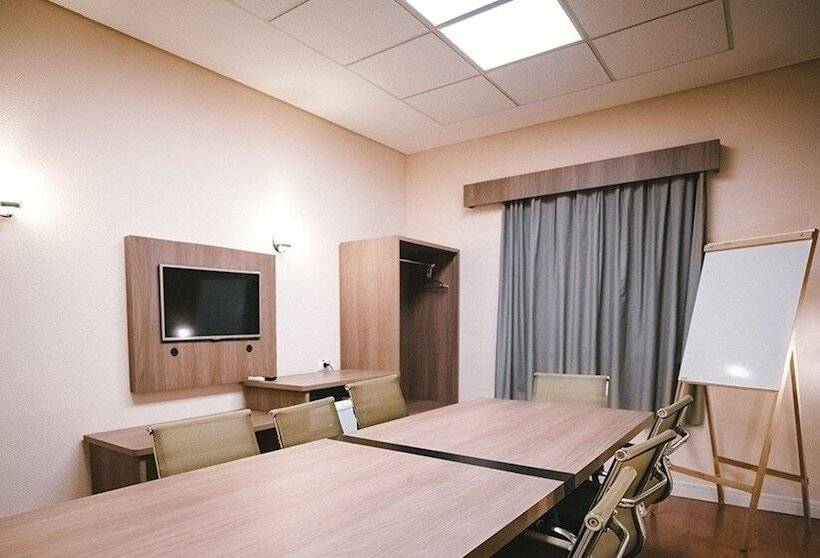 Отель 10 Ponta Grossa