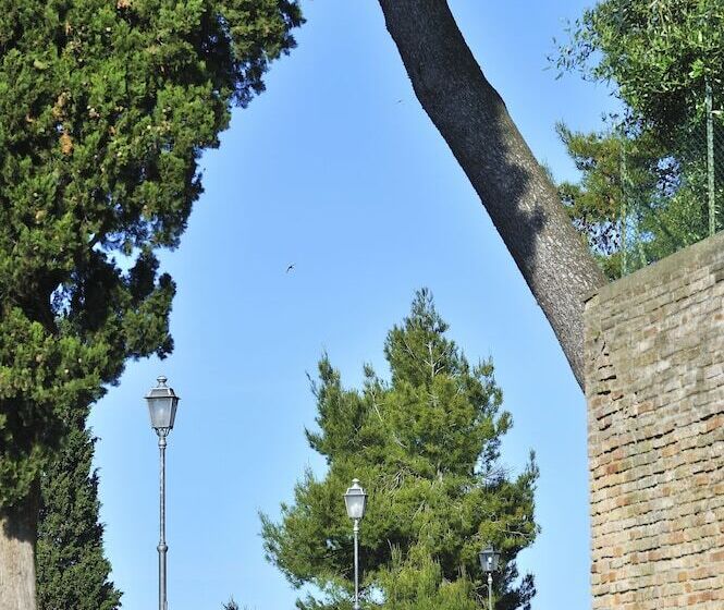 בית מלון כפרי Albergo Diffuso Borgo Montemaggiore