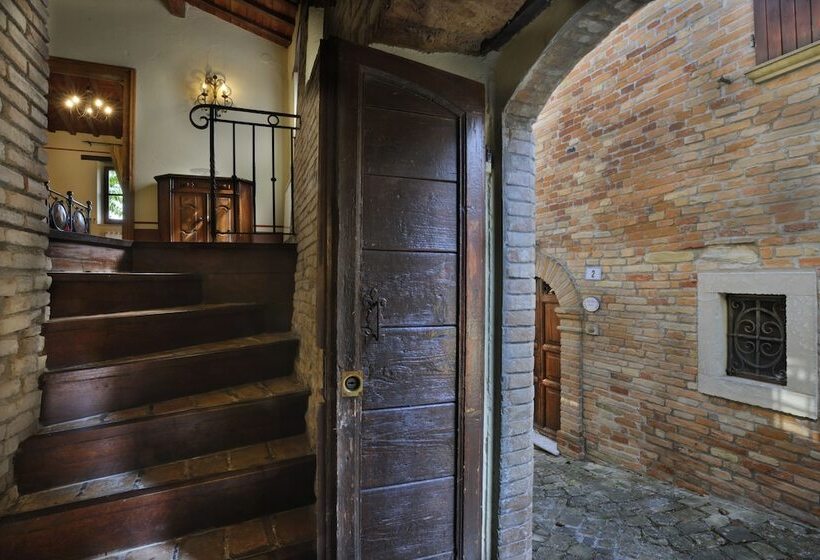 בית מלון כפרי Albergo Diffuso Borgo Montemaggiore