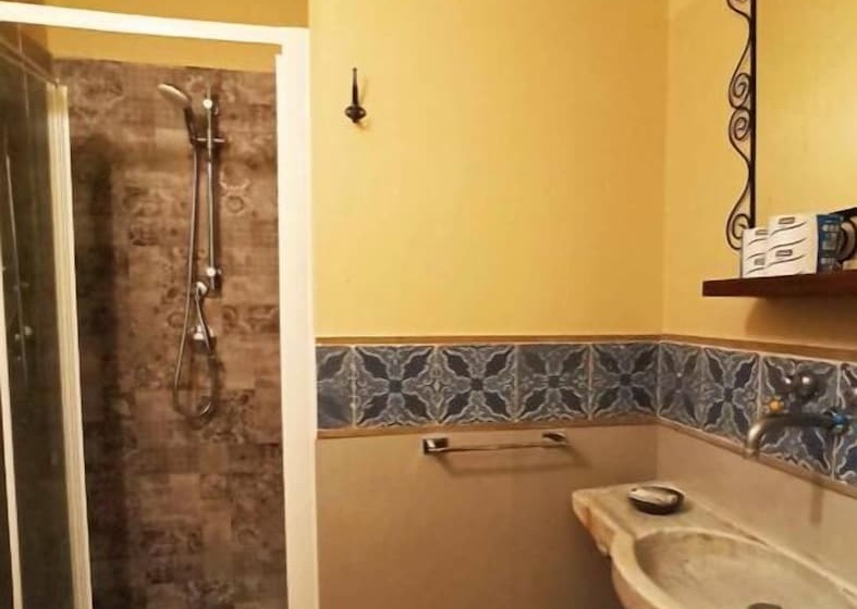 בית מלון כפרי Albergo Diffuso Borgo Montemaggiore