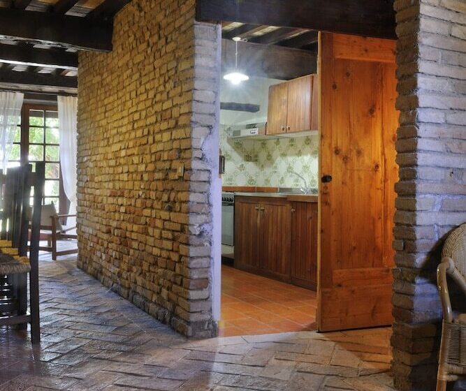 בית מלון כפרי Albergo Diffuso Borgo Montemaggiore