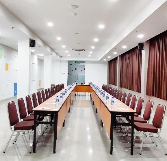 Amaris Hotel Nagoya Hill   Batam