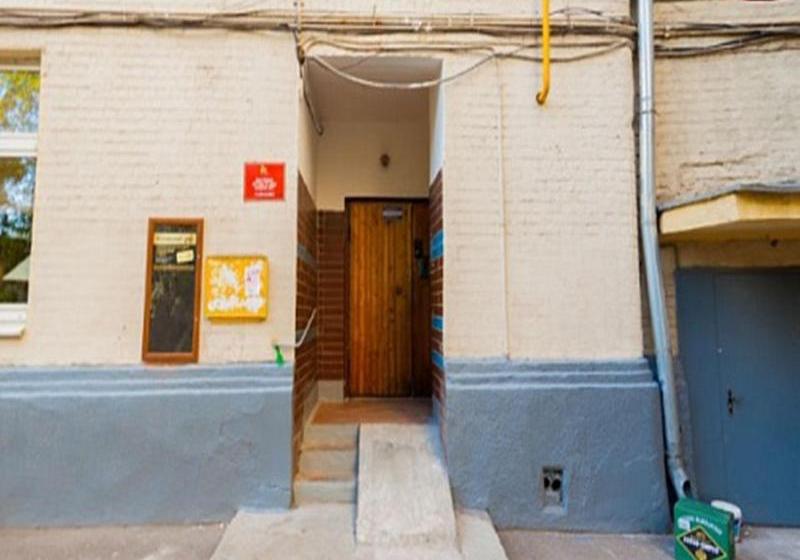 בית מלון כפרי Bear Hostel On Smolenskaya