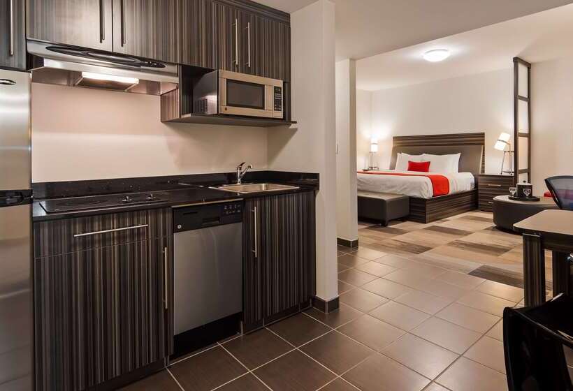 בית מלון כפרי Best Western Plus Airport Inn & Suites