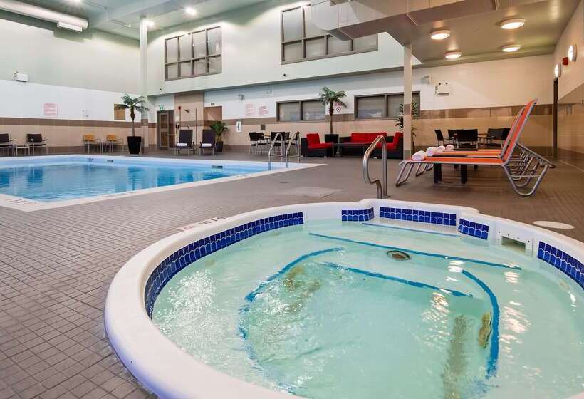 בית מלון כפרי Best Western Plus Airport Inn & Suites