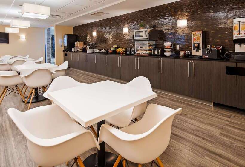 בית מלון כפרי Best Western Plus Airport Inn & Suites