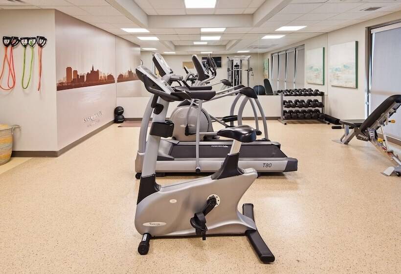 בית מלון כפרי Best Western Plus Airport Inn & Suites