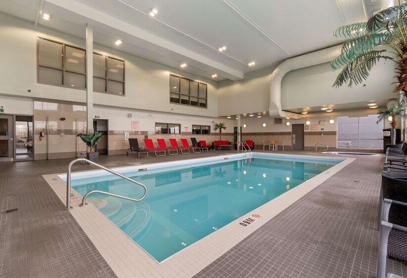 בית מלון כפרי Best Western Plus Airport Inn & Suites