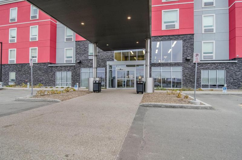 בית מלון כפרי Best Western Plus Airport Inn & Suites