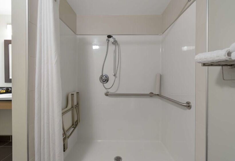 בית מלון כפרי Best Western Plus Airport Inn & Suites