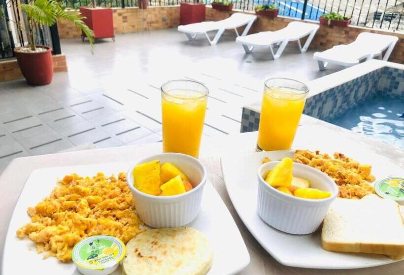 هتل Carolina Del Mar