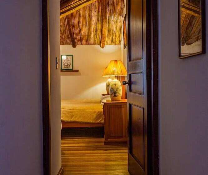 هتل Casa De Las Rosas