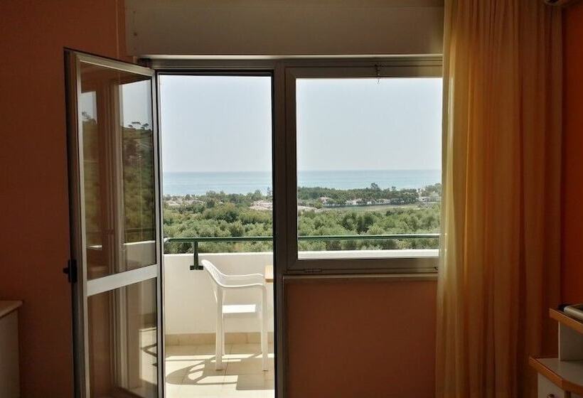 هتل Centro Di Soggiorno Il Belvedere