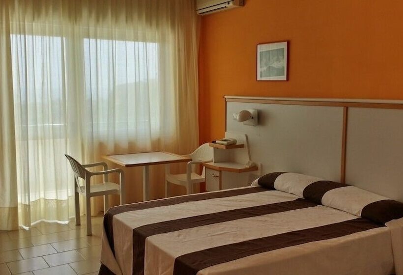 هتل Centro Di Soggiorno Il Belvedere