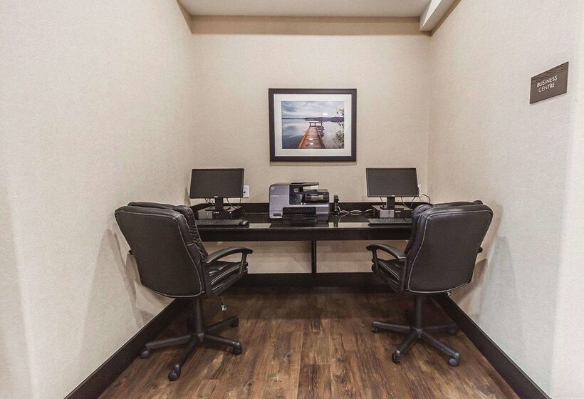 בית מלון כפרי The Kanata Bonnyville