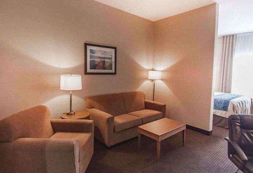 בית מלון כפרי The Kanata Bonnyville