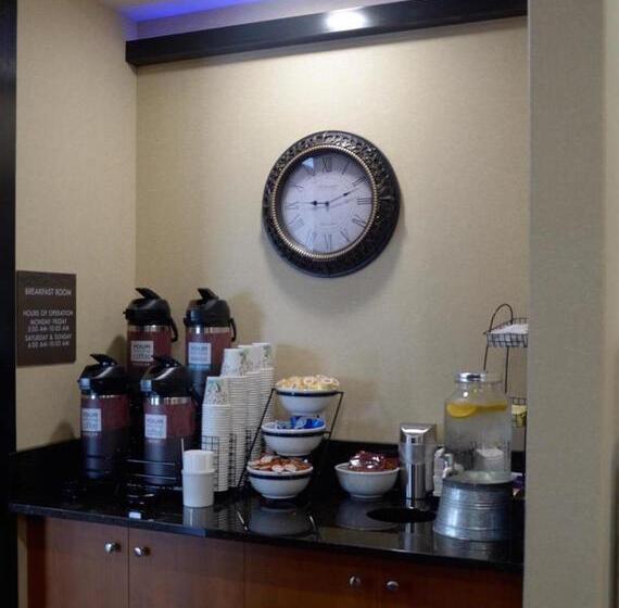 בית מלון כפרי The Kanata Bonnyville