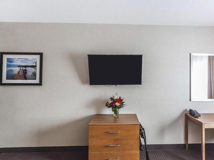 בית מלון כפרי The Kanata Bonnyville