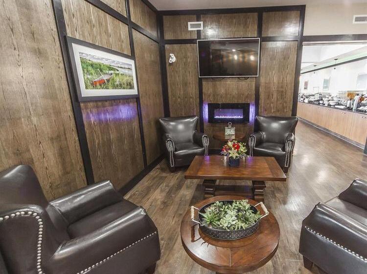 בית מלון כפרי The Kanata Bonnyville