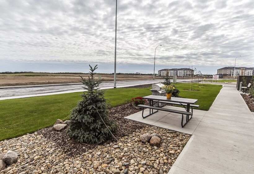 בית מלון כפרי The Kanata Bonnyville