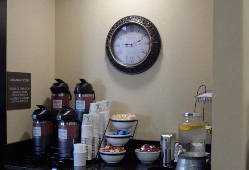 בית מלון כפרי The Kanata Bonnyville