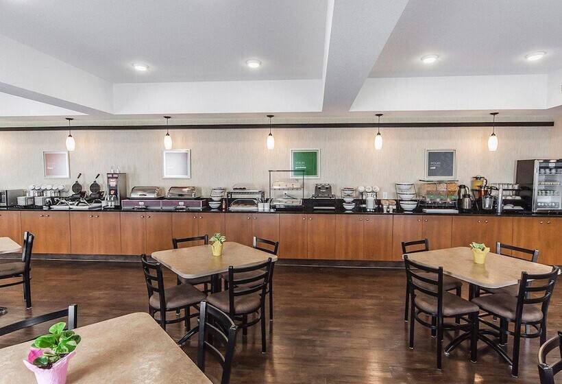 בית מלון כפרי The Kanata Bonnyville