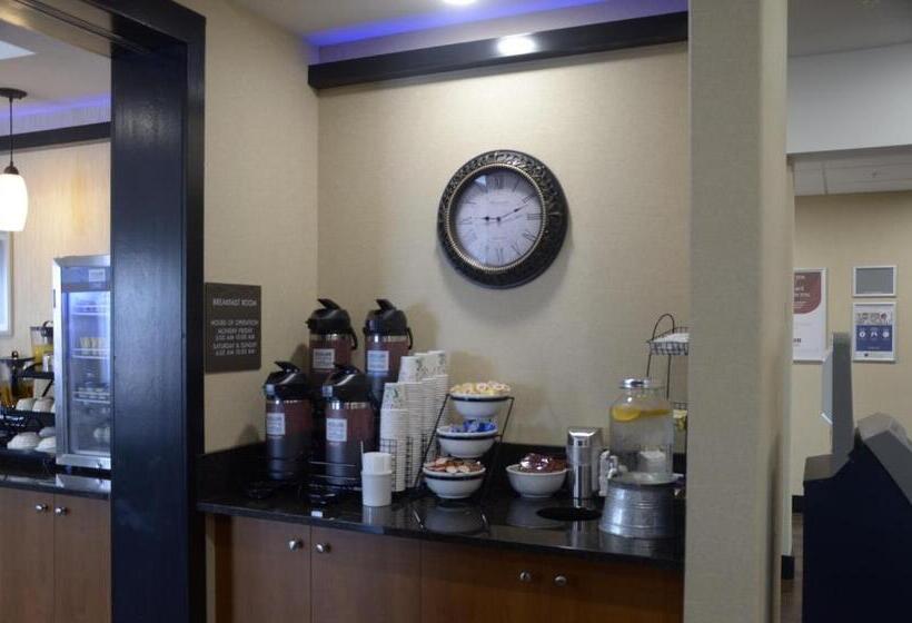 בית מלון כפרי The Kanata Bonnyville