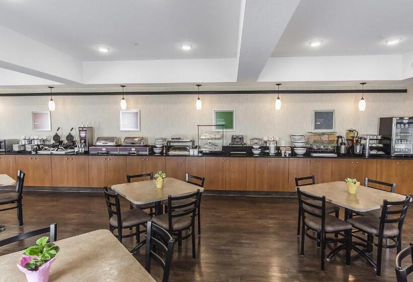 בית מלון כפרי The Kanata Bonnyville