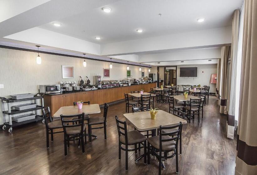 בית מלון כפרי The Kanata Bonnyville