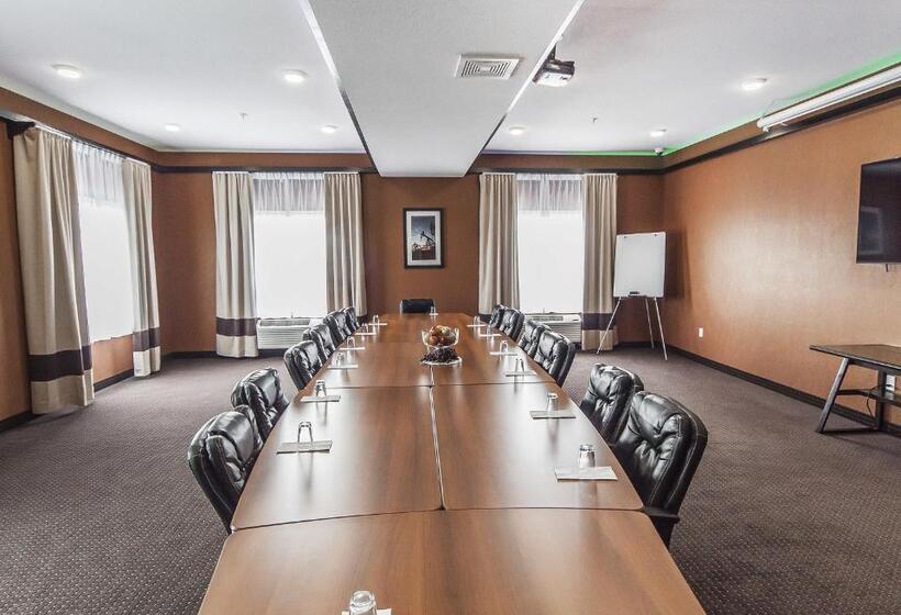 בית מלון כפרי The Kanata Bonnyville