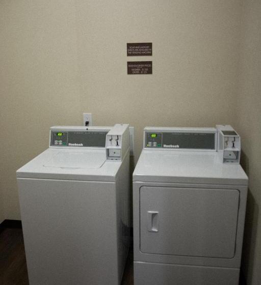 בית מלון כפרי The Kanata Bonnyville