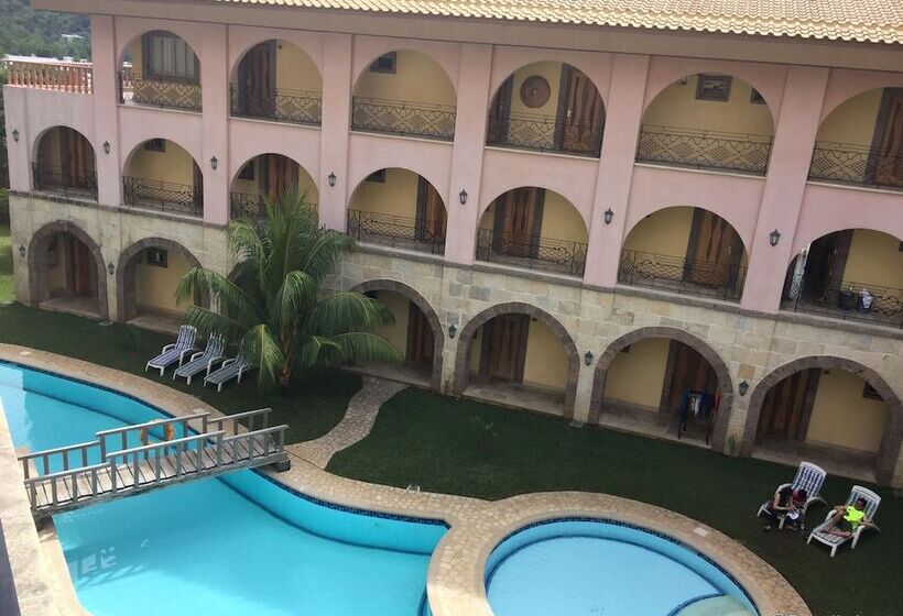 هتل Corto Del Mar