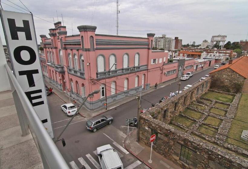 فندق De La Plaza