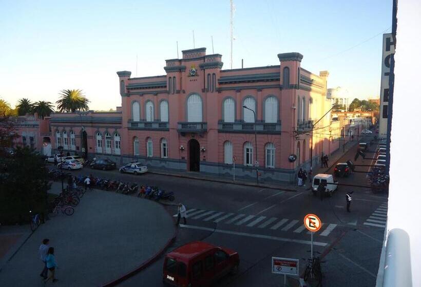 فندق De La Plaza