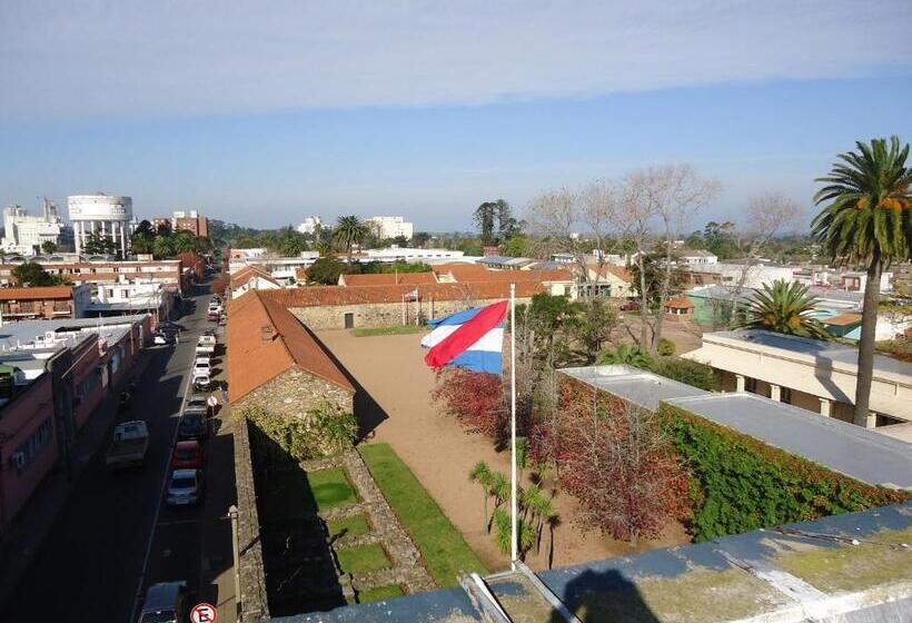 فندق De La Plaza