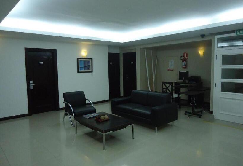 فندق De La Plaza