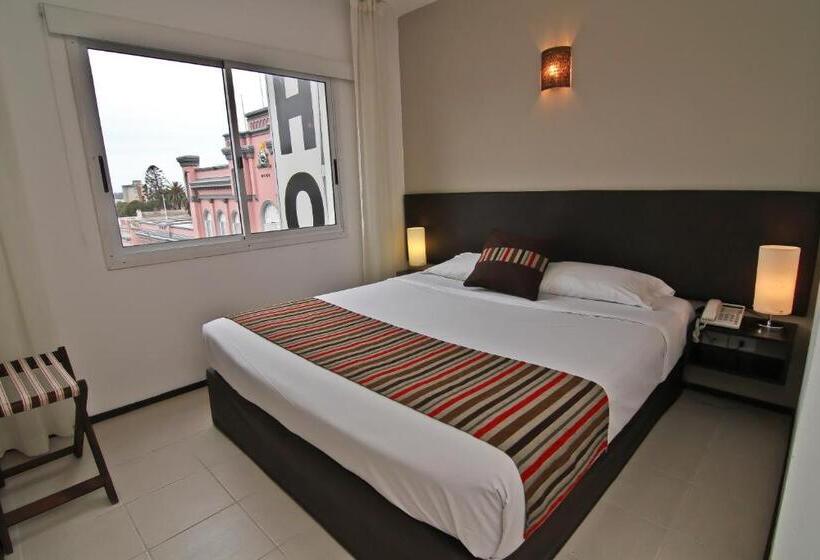 فندق De La Plaza