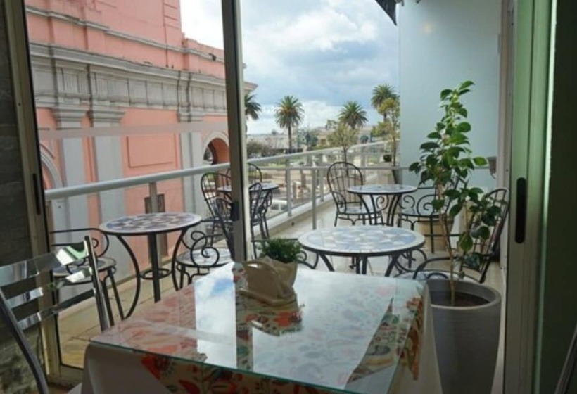 فندق De La Plaza