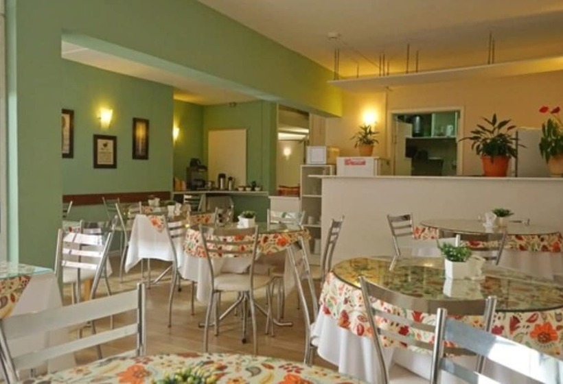 فندق De La Plaza