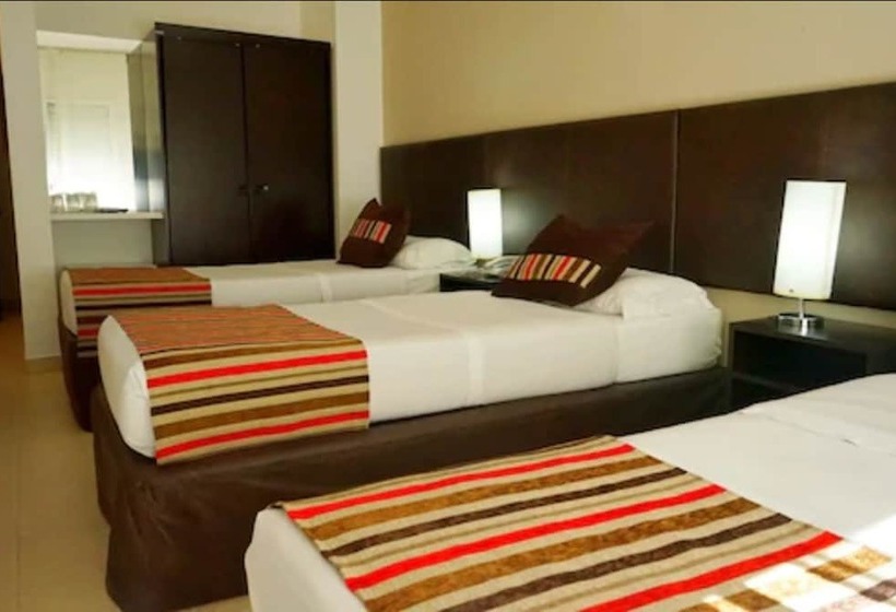 فندق De La Plaza