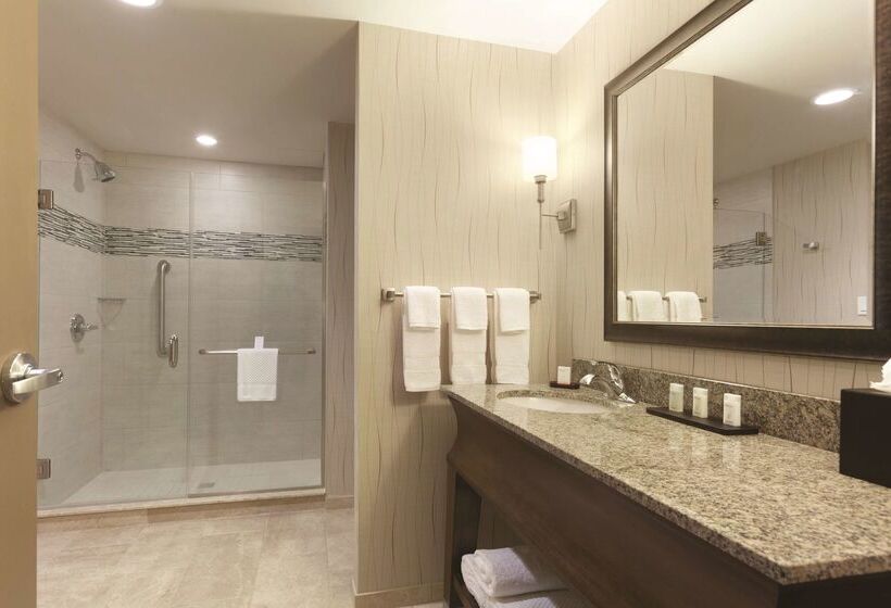 호텔 Embassy Suites Saratoga Springs