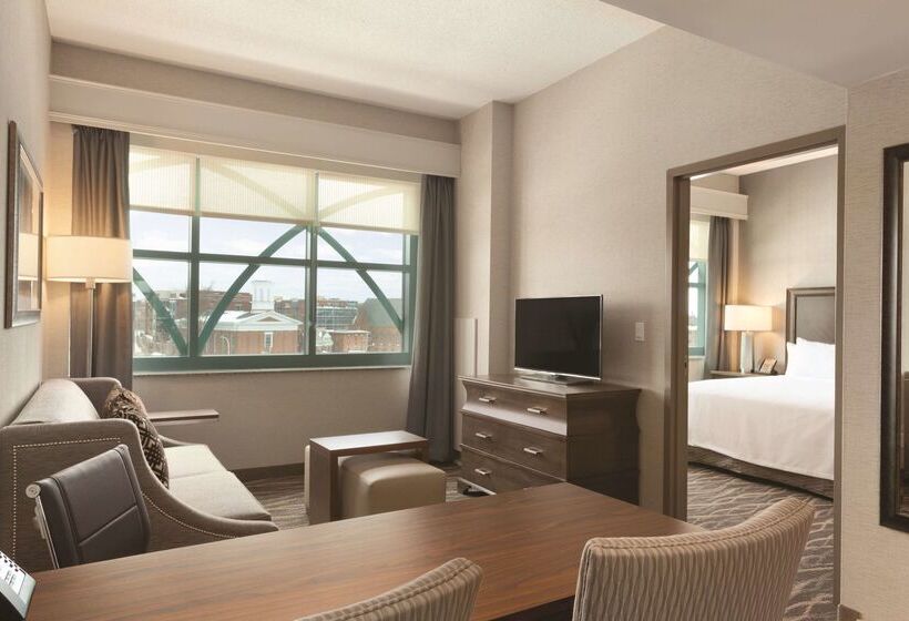 호텔 Embassy Suites Saratoga Springs